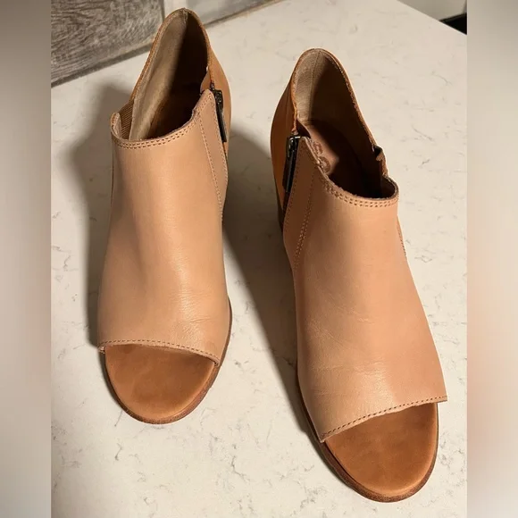 Sorel Nadia Leather Peep Toe Block Heel Ankle Bootie Sandals - Picture 3 of 13